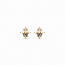 Laden Sie das Bild in den Galerie-Viewer, Petite Vintage Bridal Earrings