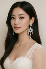 White Lotus Majesty 압도적 존재감의 플로럴 샹들리에