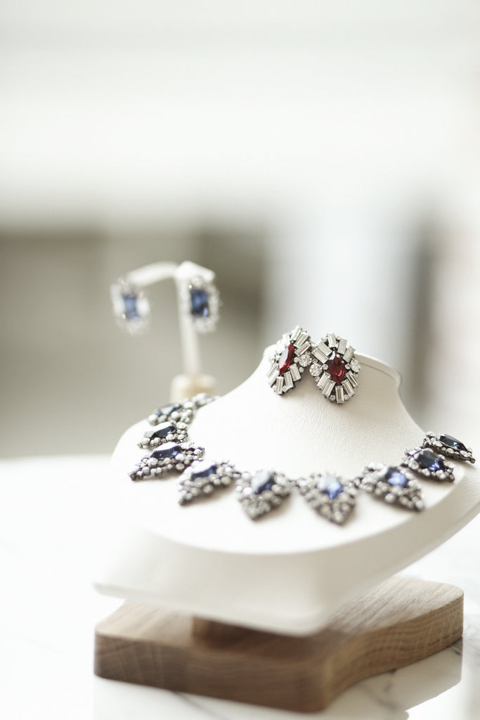 티어드롭 스테이트먼트 네크리스