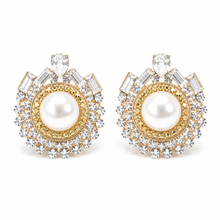 Laden Sie das Bild in den Galerie-Viewer, Pearl Czech Crystal Statement Bridal Earrings
