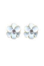 Laden Sie das Bild in den Galerie-Viewer, Petal Crystal Earrings