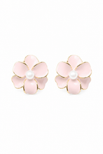 이미지를 갤러리 뷰어에 로드 , Petal Pearl Earrings